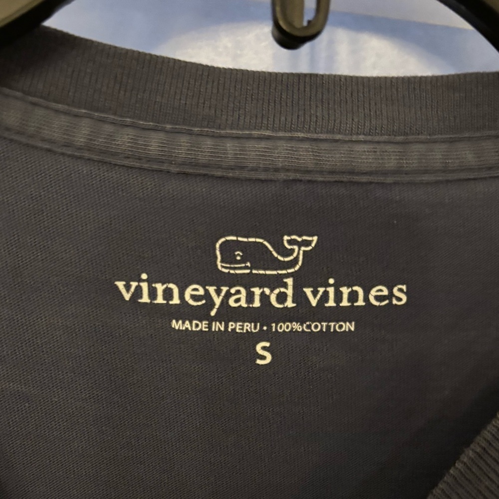 Vineyard Vines Men's Pocket Tee in navy blue with NYC pocket - size small - Picture 5 of 5